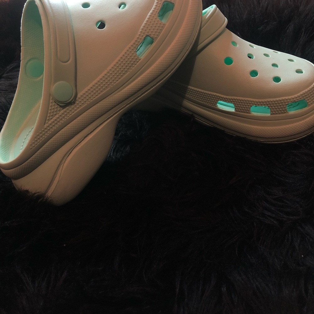 Crocs - Picture 3 of 4